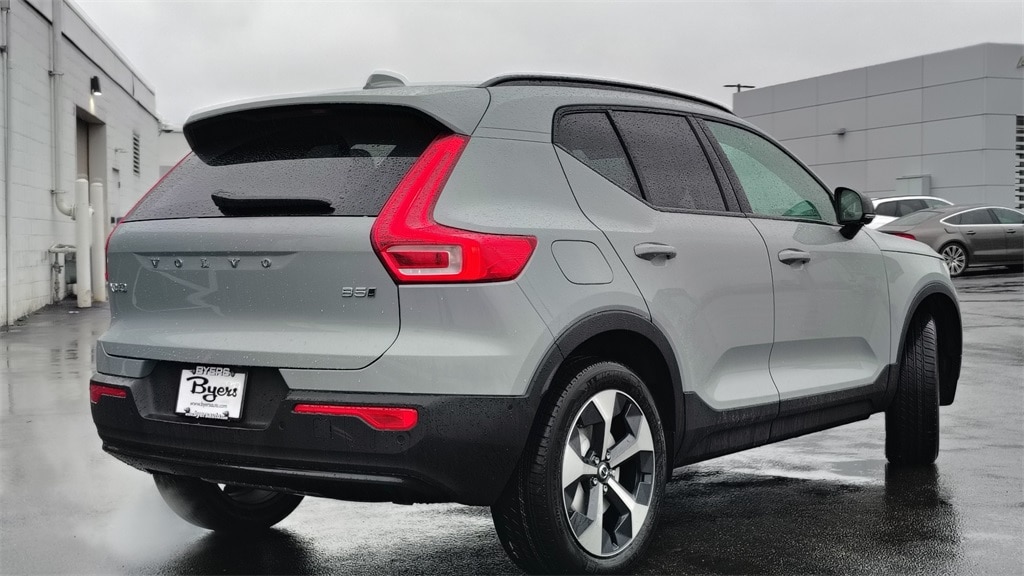 New 2026 Volvo XC40 B5 Plus SUV