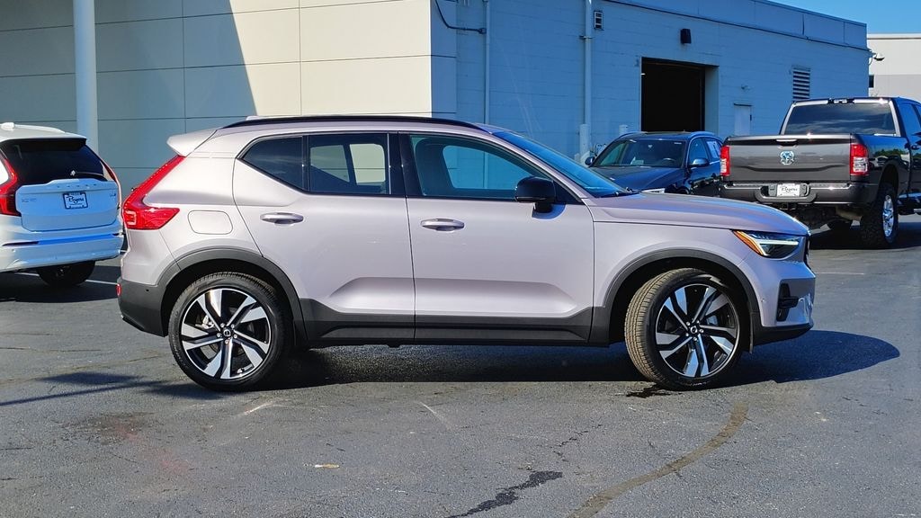 New 2026 Volvo XC40 B5 Ultra SUV