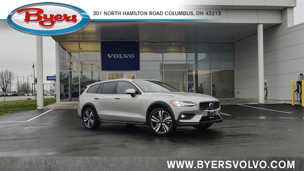 2025 Volvo V60 Cross Country