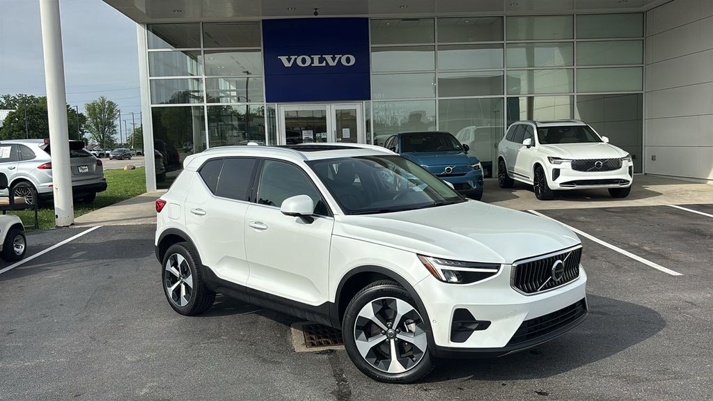 Certified 2025 Volvo XC40 B5 Plus Bright Theme SUV