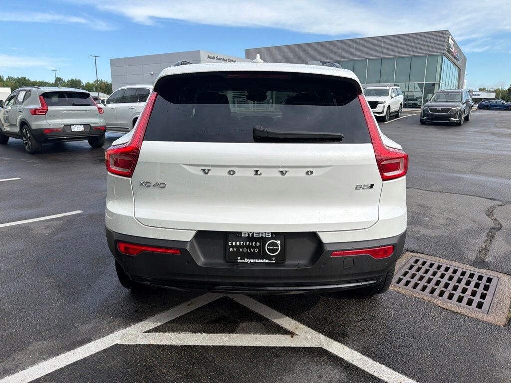 Used 2024 Volvo XC40 B5 Plus Dark Theme SUV