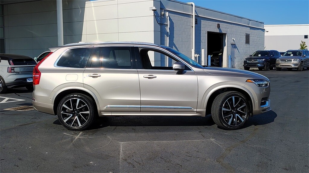 2024 Volvo XC90 Ultimate photo 2