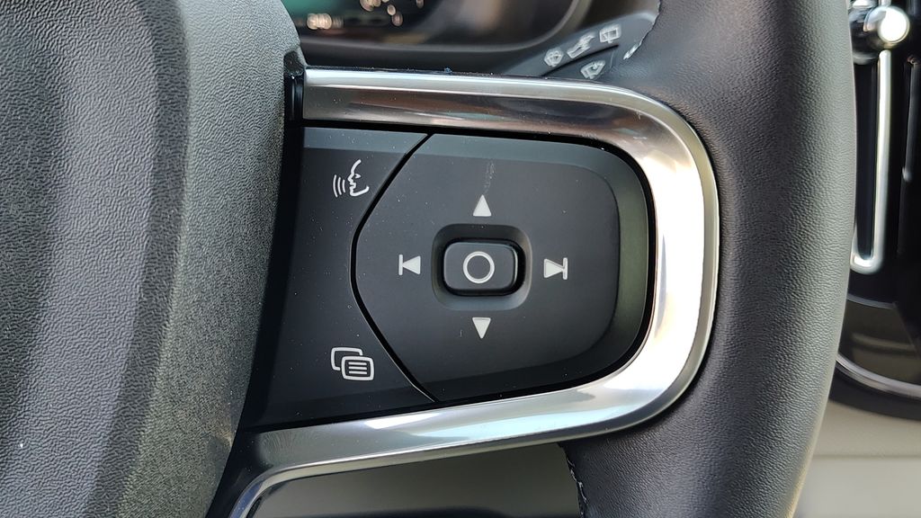 2026 Volvo XC40 Ultra - Photo 17