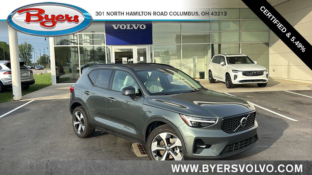2026 Volvo XC40 B5 Plus Dark AWD's photo