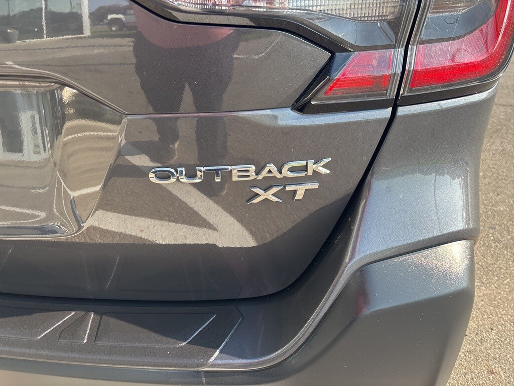 2023 Subaru Outback Limited XT photo 4