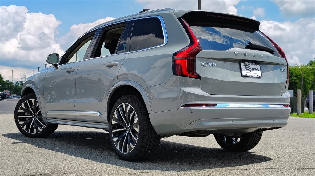 2026 Volvo XC90 Plus photo 4