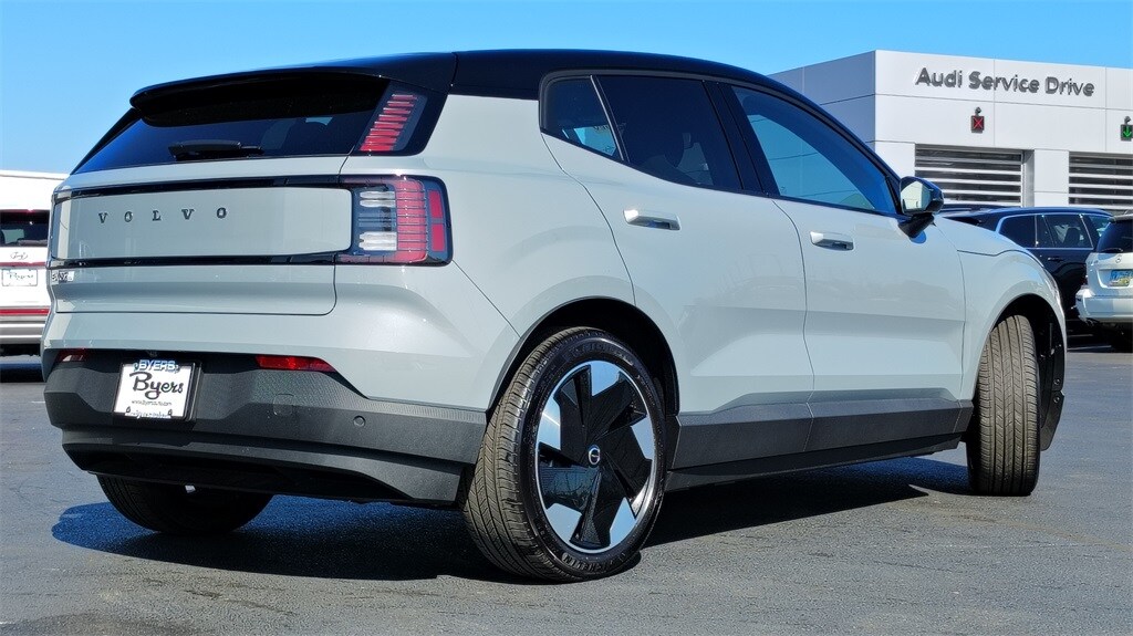 2025 Volvo EX30 Plus photo 3