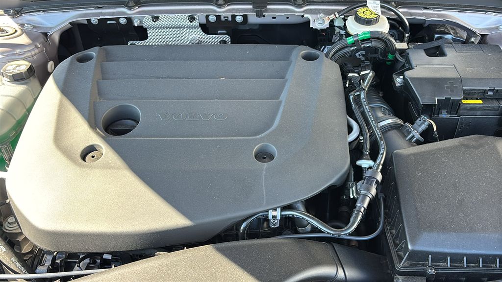 2026 Volvo XC40 Plus - Photo 32