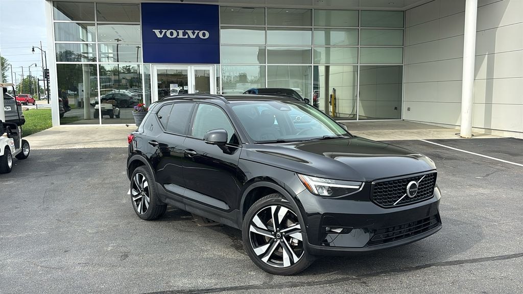 Certified 2023 Volvo XC40 B5 Plus Dark Theme SUV