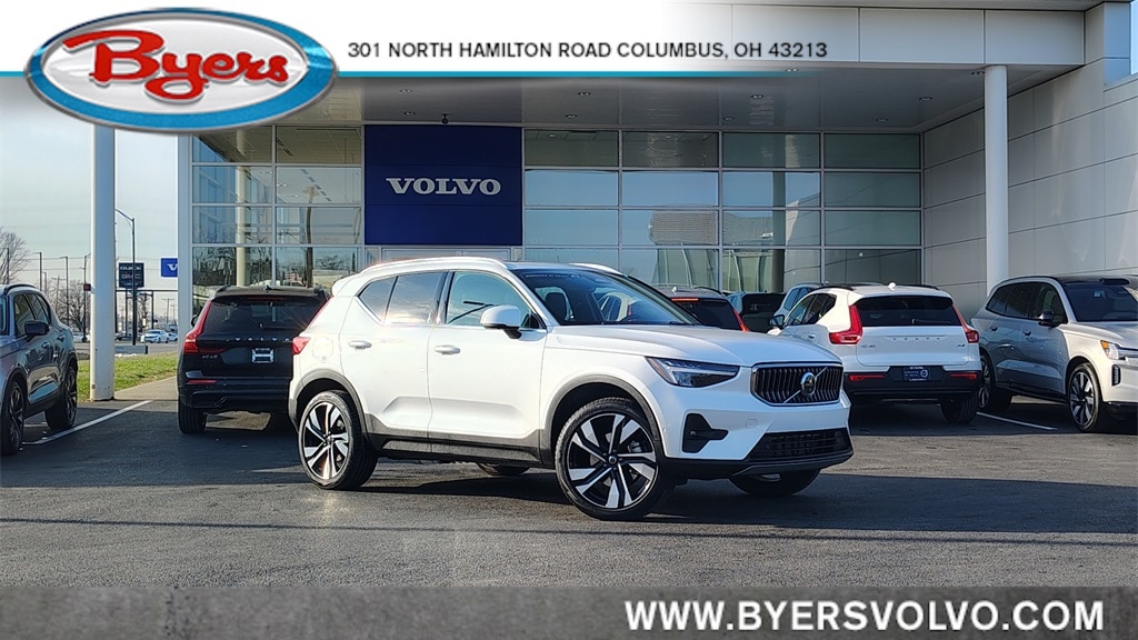 2025 Volvo XC40 Plus's photo