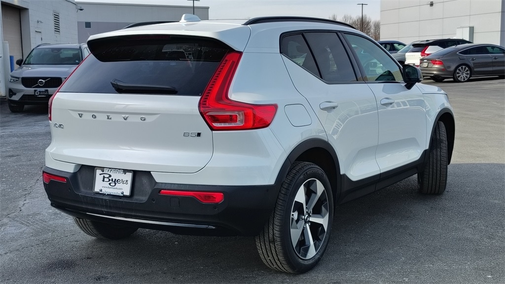 New 2026 Volvo XC40 B5 Plus SUV