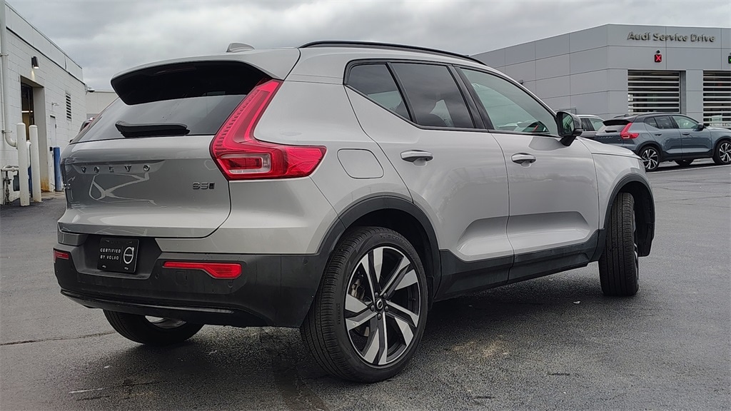 Certified 2025 Volvo XC40 B5 Plus Dark Theme SUV
