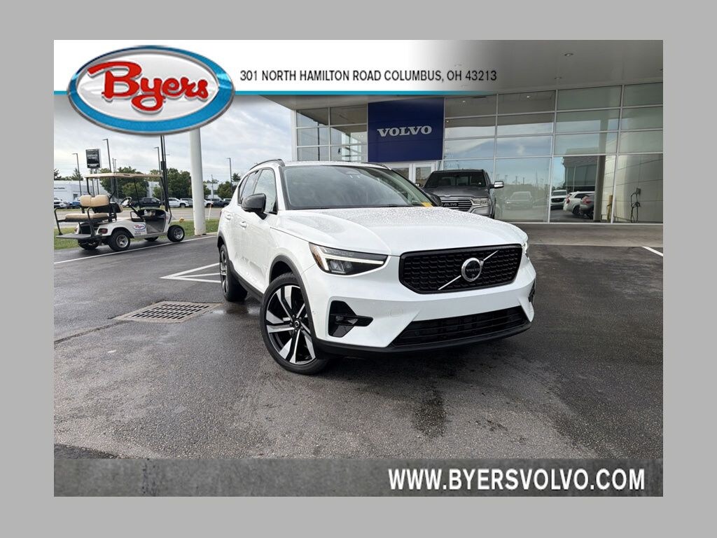 Used 2024 Volvo XC40 B5 Plus Dark Theme SUV