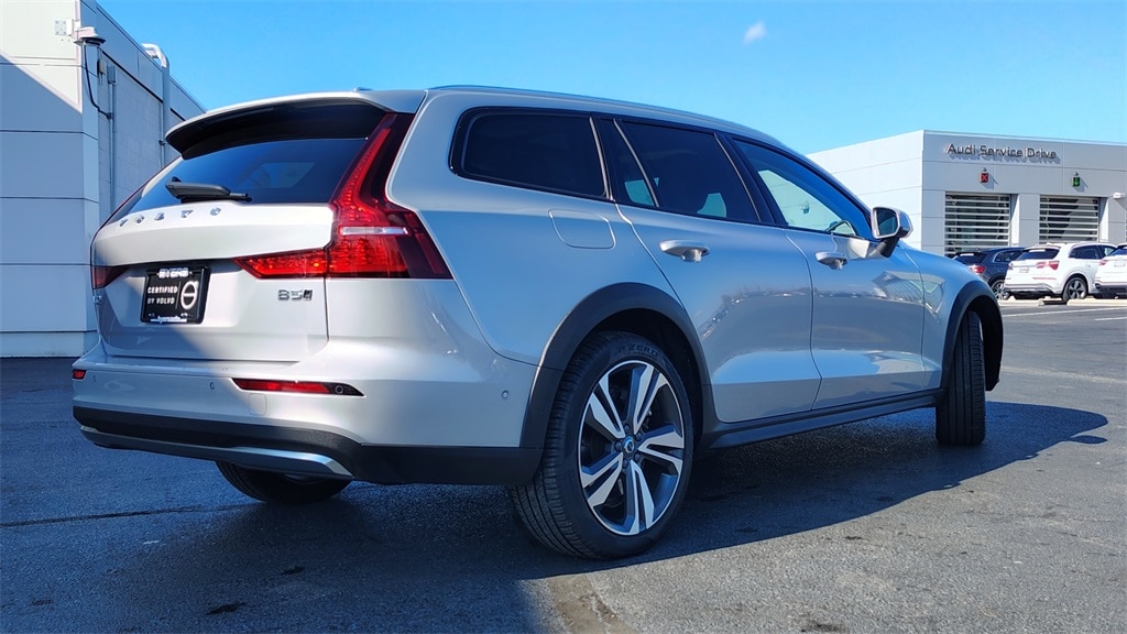 Certified 2025 Volvo V60 Cross Country B5 Plus Wagon
