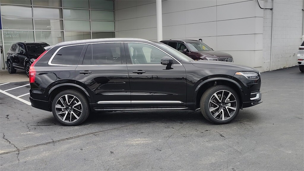 2023 Volvo XC90 Plus photo 2