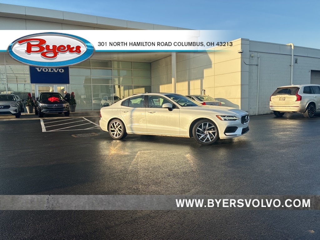 2020 Volvo S60 Momentum's photo