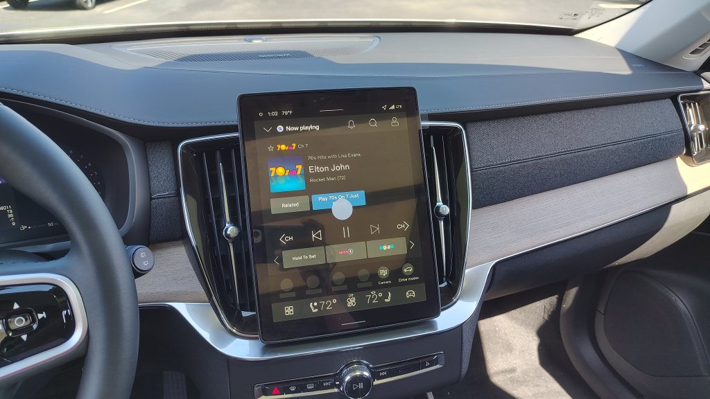 2026 Volvo XC90 Plus - Photo 18