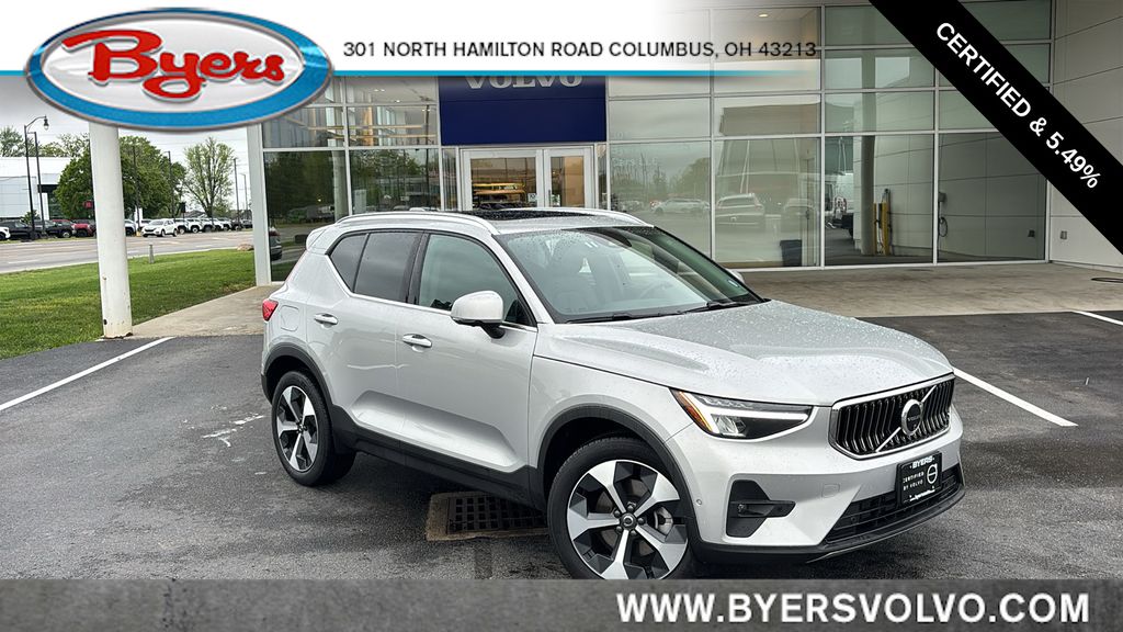 2025 Volvo XC40