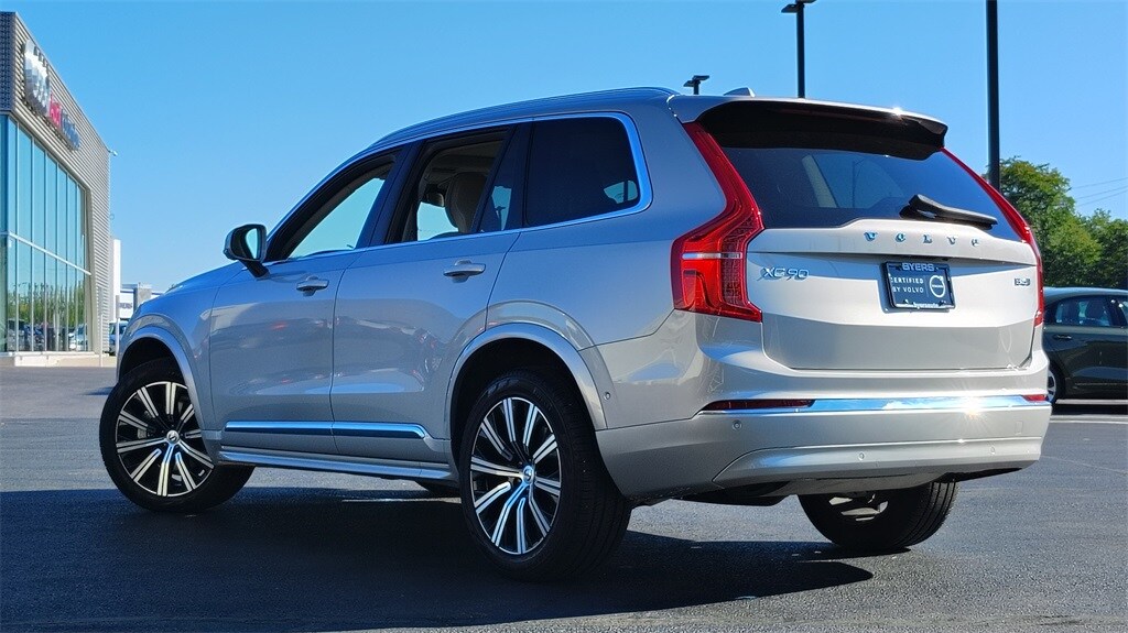 2023 Volvo XC90 Plus photo 4
