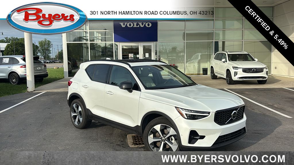 2026 Volvo XC40 B5 Plus Dark AWD's photo
