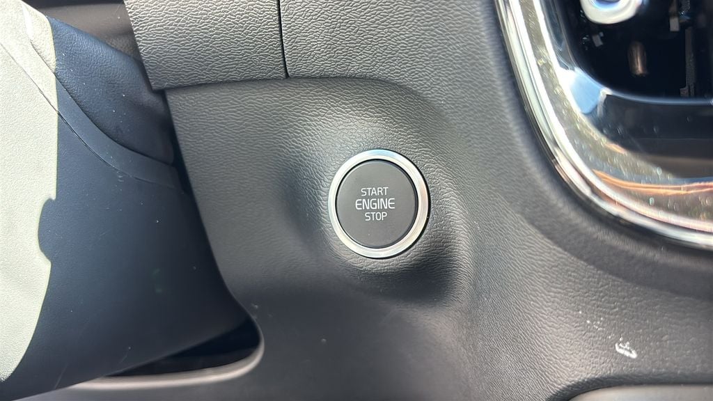 2026 Volvo XC40 Plus - Photo 14