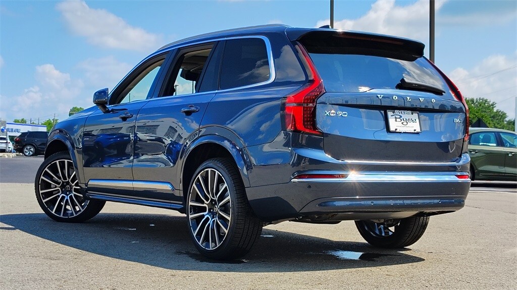 2026 Volvo XC90 Plus photo 3
