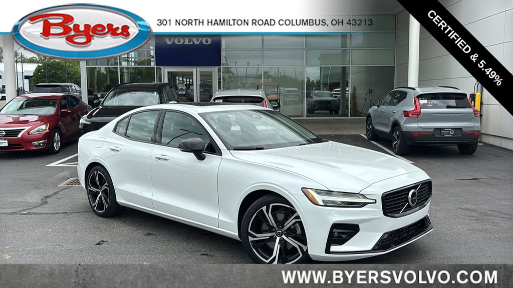 2023 Volvo S60 B5 Core Dark Theme's photo