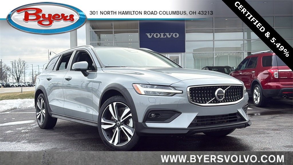 2025 Volvo V60 Cross Country