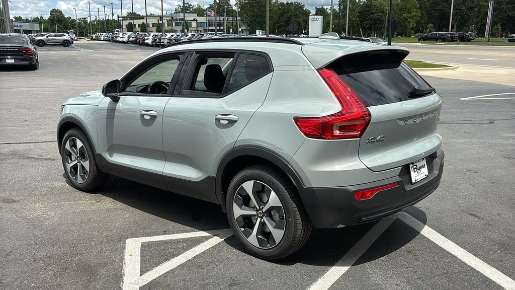 New 2026 Volvo XC40 B5 Plus SUV