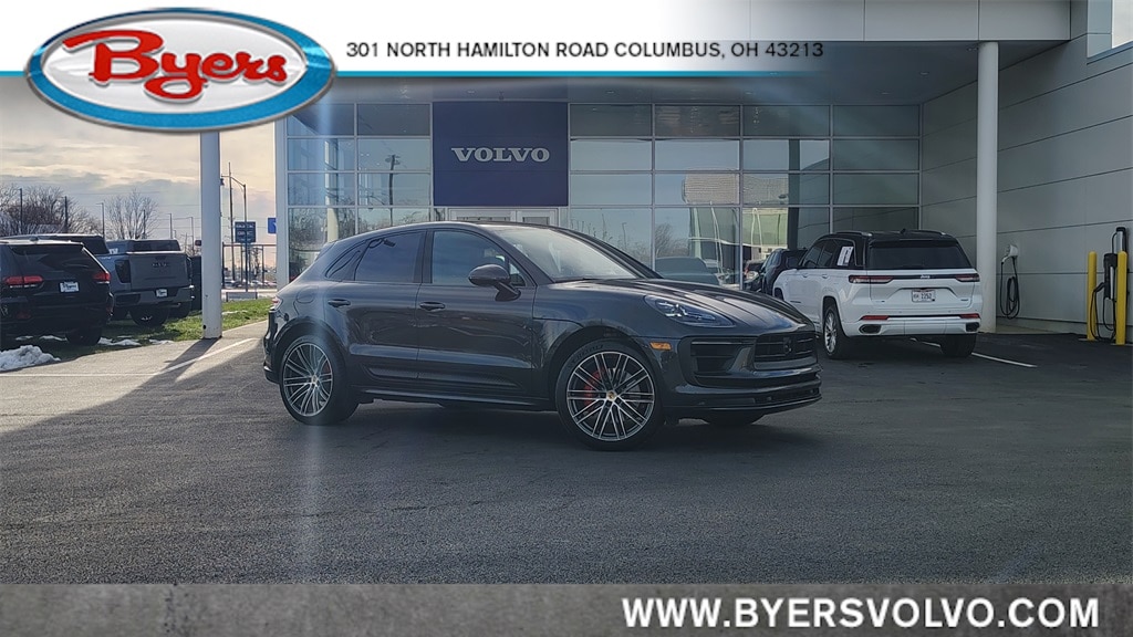 2023 Porsche Macan S's photo