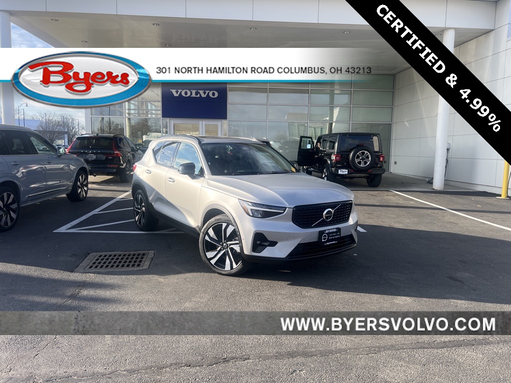 2025 Volvo XC40 Plus's photo