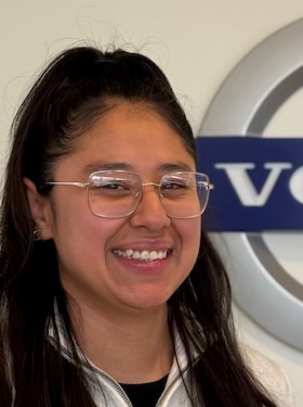 Staff member Karina Salmeron from ID_5ed2b1718291