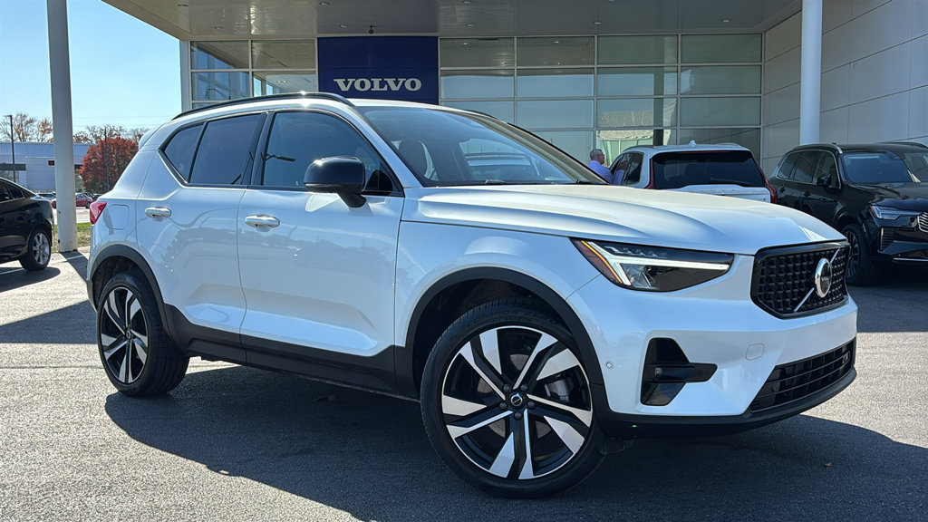Certified 2024 Volvo XC40 B5 Plus Dark Theme SUV