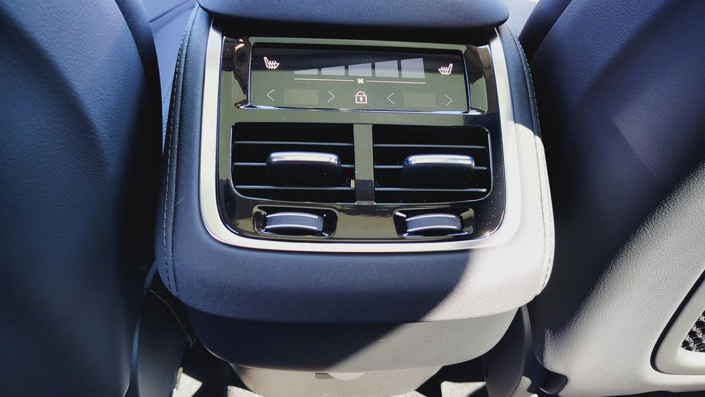 2026 Volvo XC90 Plus - Photo 29