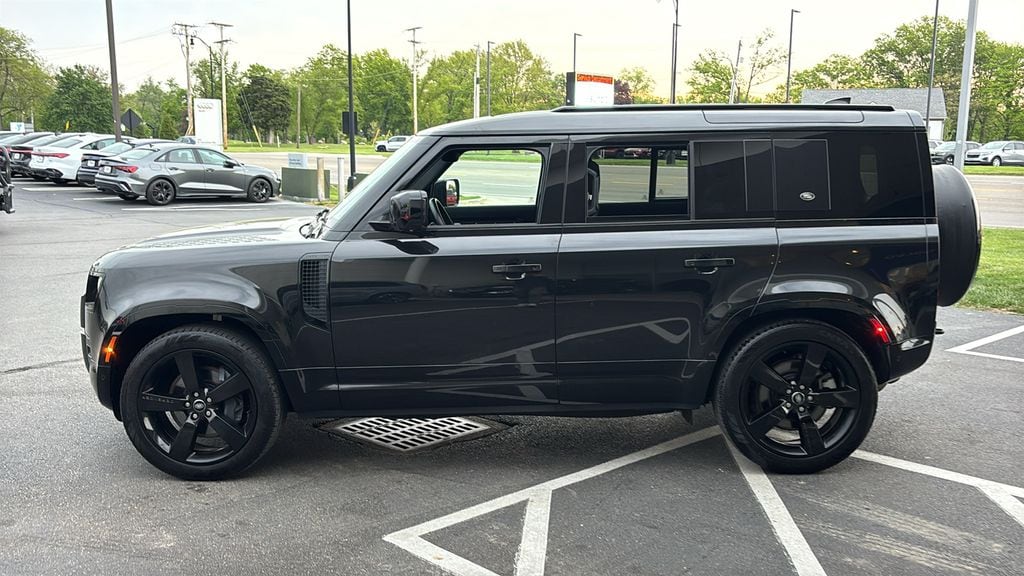 Used 2024 Land Rover Defender 110 X-Dynamic SE SUV