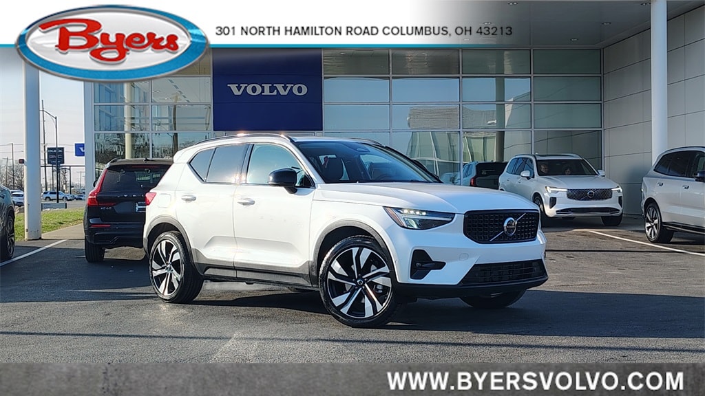 2025 Volvo XC40 Plus's photo
