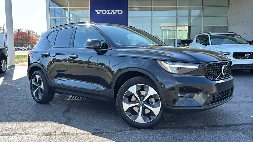 Certified 2024 Volvo XC40 B5 Plus Dark Theme SUV