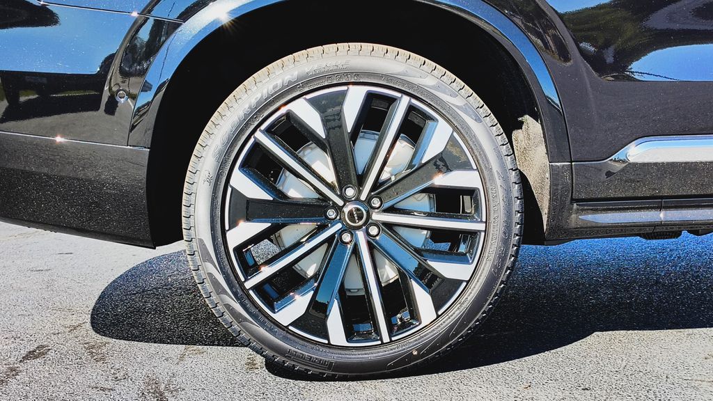 2026 Volvo XC90 Plus - Photo 30