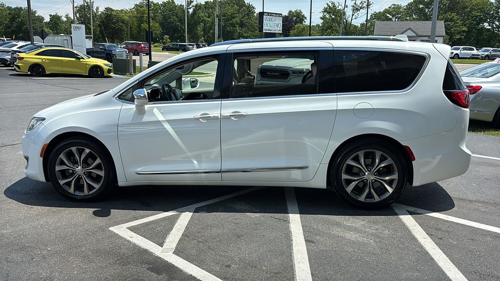 Used 2018 Chrysler Pacifica Limited Van