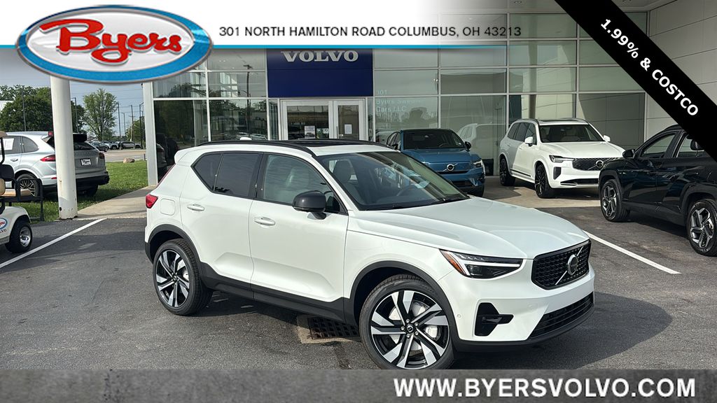 2026 Volvo XC40 B5 Plus Dark AWD's photo