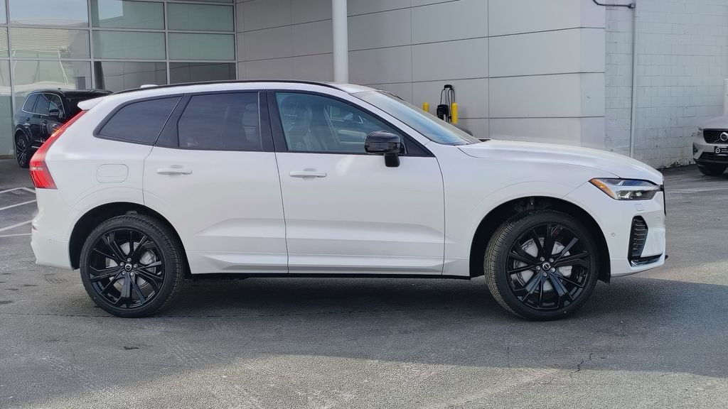 New 2026 Volvo XC60 B5 Ultra Black Edition SUV