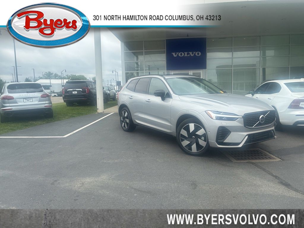 2024 Volvo XC60 T8 Plus Dark Theme AWD's photo