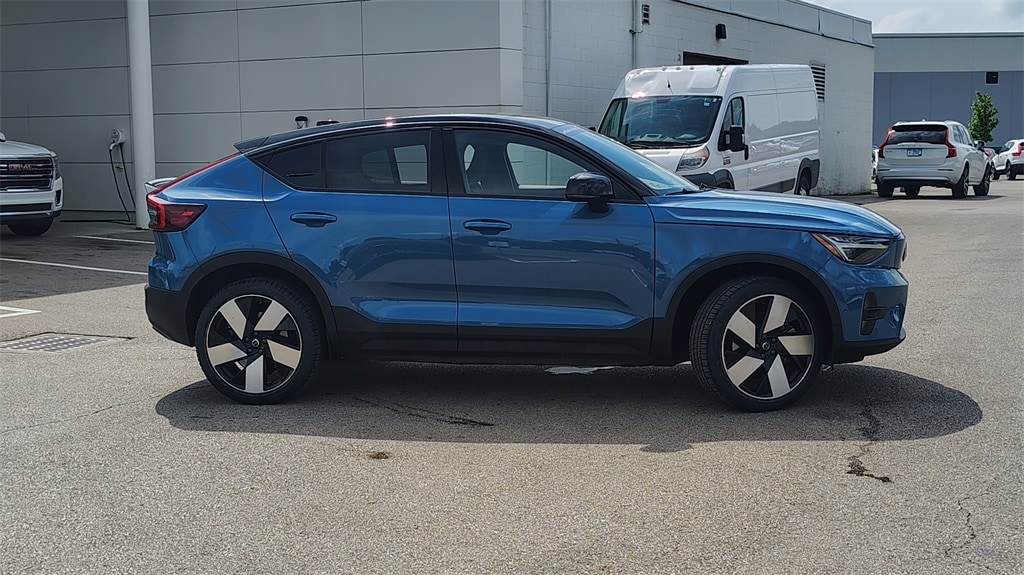 Used 2022 Volvo C40 Ultimate with VIN YV4ED3GBXN2001104 for sale in Columbus, OH