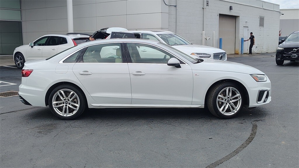 2021 Audi A4 45 S line Premium Plus photo 2