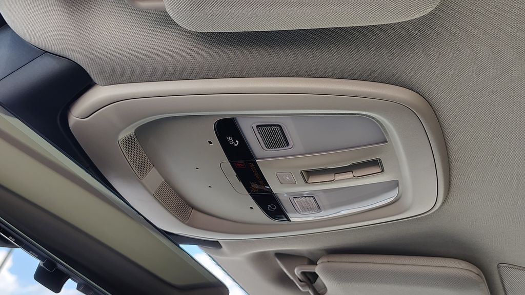 2026 Volvo XC90 Plus - Photo 31