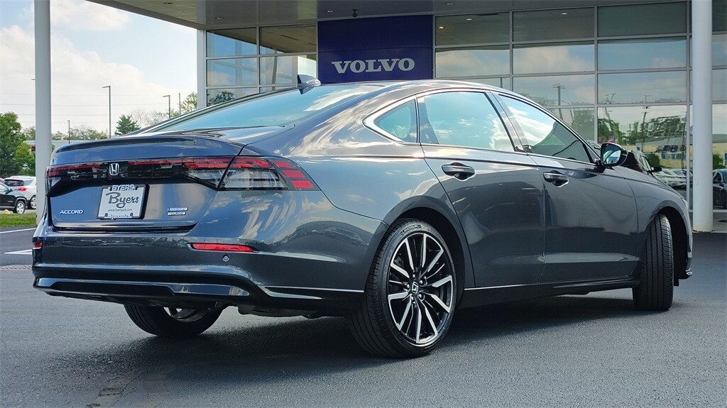 2023 Honda Accord Touring photo 3