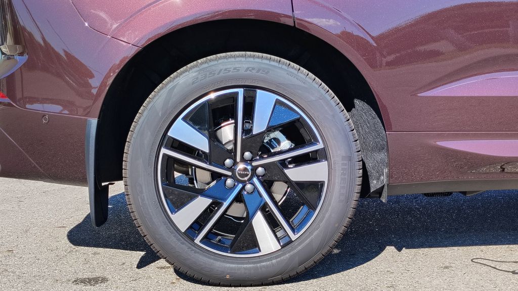2026 Volvo XC60 Plus - Photo 35