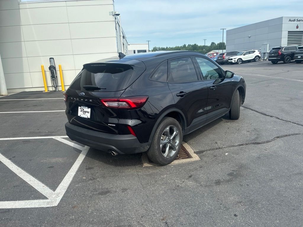 Used 2025 Ford Escape ST-Line Select SUV