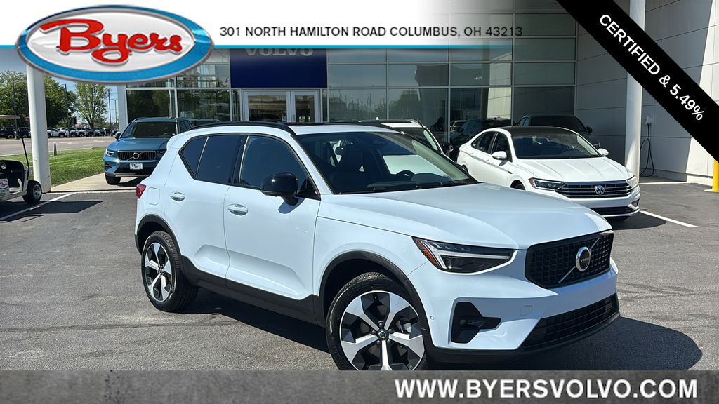 2026 Volvo XC40 B5 Plus Dark AWD's photo