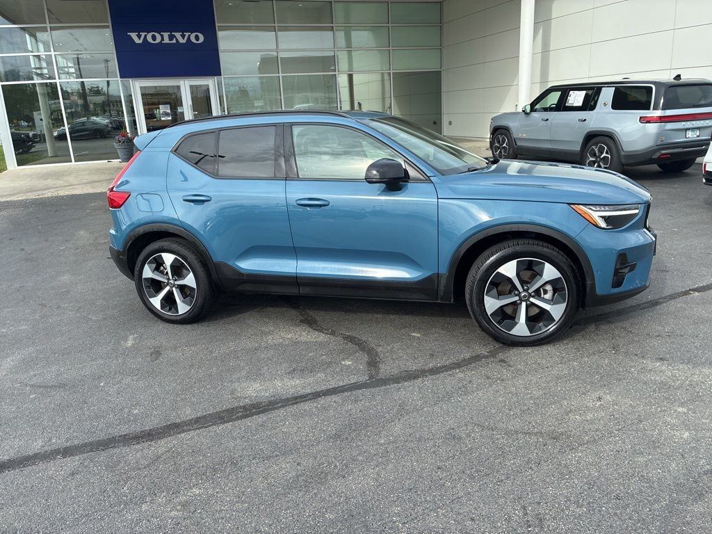 Certified 2025 Volvo XC40 B5 Plus Dark Theme SUV
